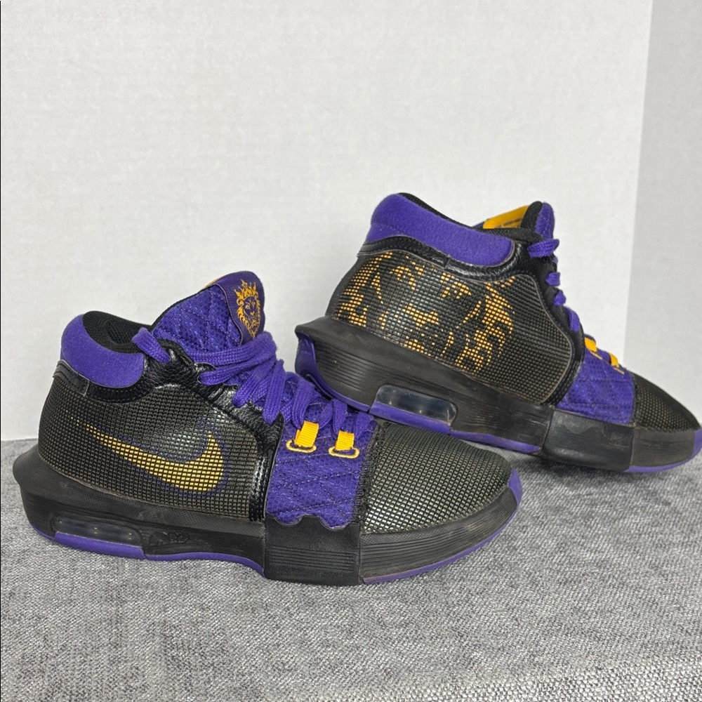 Nike LBJ Witness VIII men’s 6.5 Black Purple Gold Lion with Hard Mesh Accents